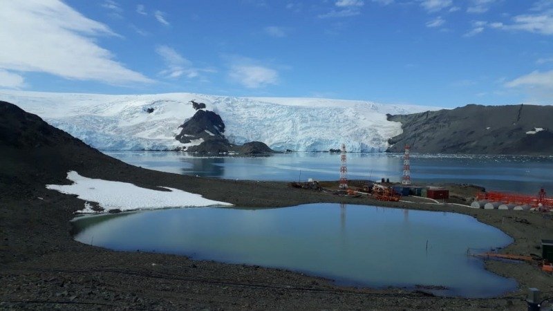 De Niterói à Antártica: professora da UFF coordena estudo no continente gelado