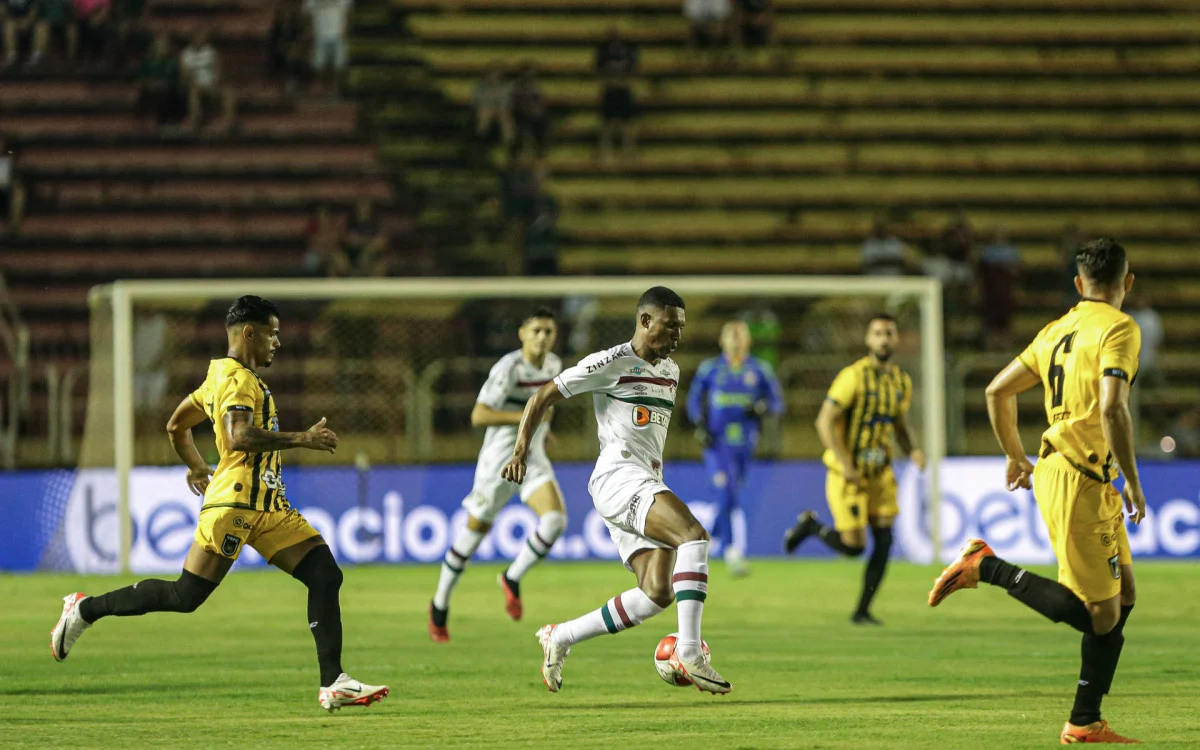 Fluminense deixa a vitória escapar na estreia do Carioca