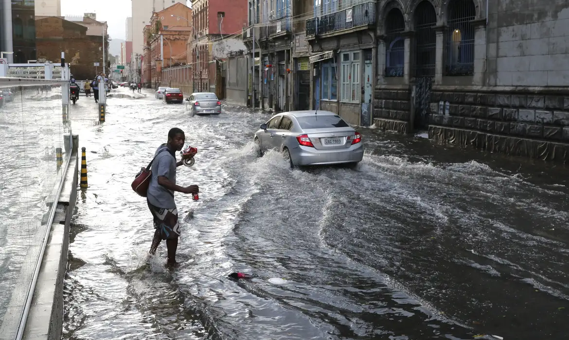 Estado decreta emergência em seis municípios por conta de enchentes