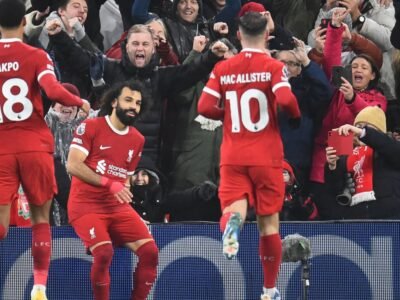 Liverpool vence Newcastle com show de Salah