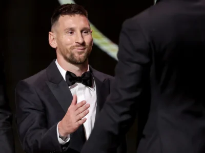Messi faz história e é eleito o melhor jogador do mundo pela oitava vez
