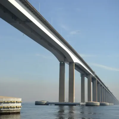 Ponte Rio-Niterói é interditada após tentativa de travessia à pé