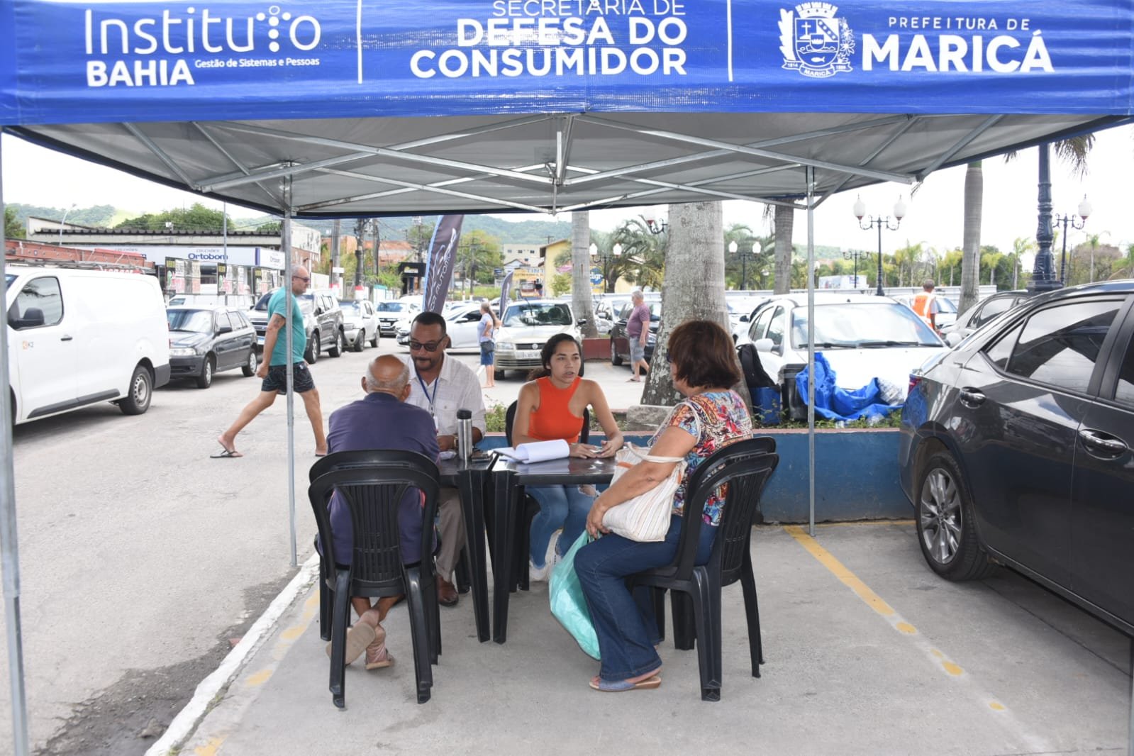 Procon de Maricá atende na passarela de Inoã