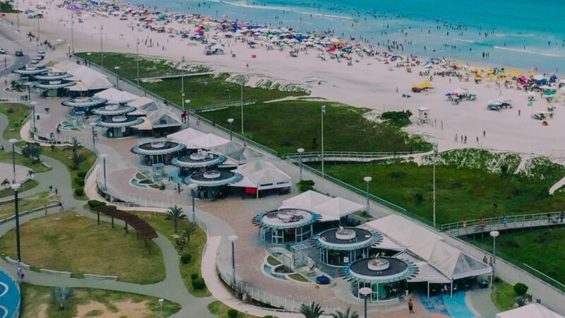 Região dos Lagos: Dono de barraca tenta se dar bem em cima de turistas, mas acaba preso