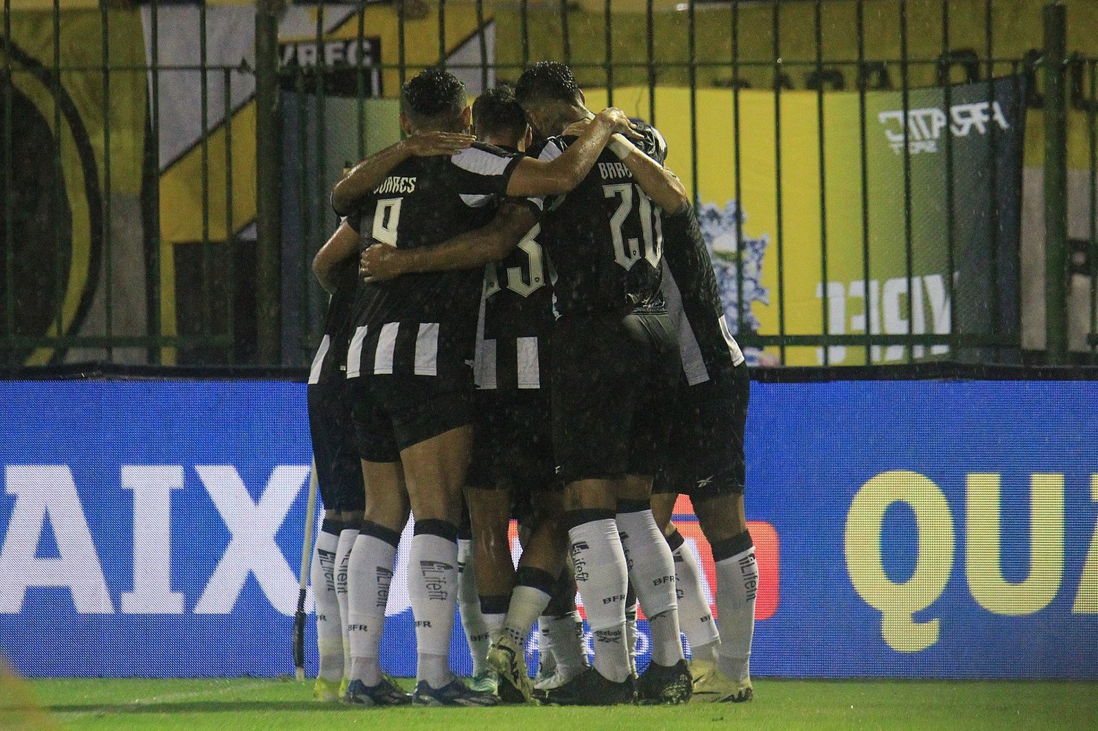 Botafogo vence o Volta Redonda e quebra jejum no Carioca
