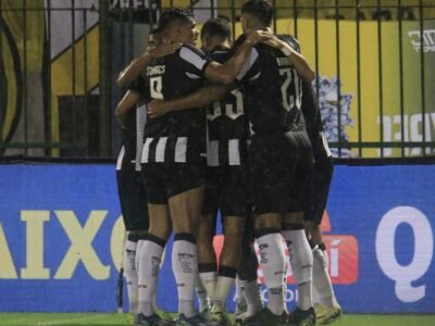 Desfalcado, Botafogo estreia na Libertadores com turbulência