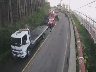 Dois feridos em acidente na Avenida Niemeyer