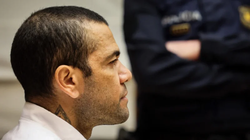Fiança de Daniel Alves foi paga com empréstimos não bancários, diz jornal