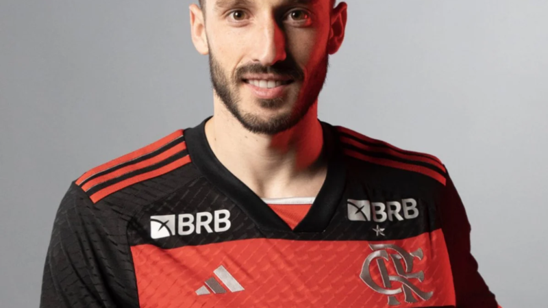 Flamengo anuncia ausência do Viña para jogo contra o Volta Redonda