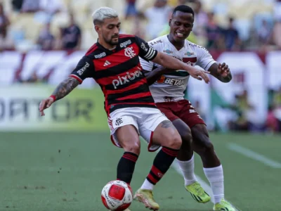 Flamengo vence o Fluminense e fica perto do título Carioca
