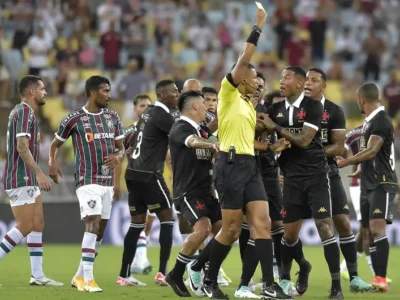 Fluminense X Vasco: empate com expulsões