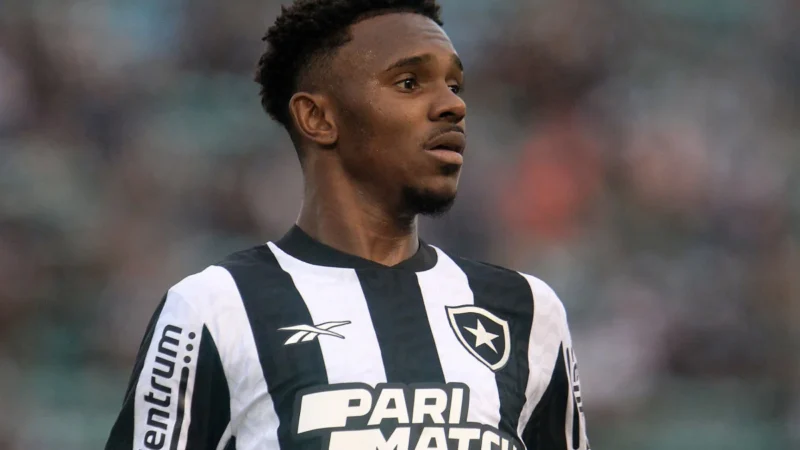 Jeffinho sai lesionado e Botafogo fica em alerta para clássico