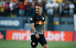 Léo Ortiz aumenta rumores de ida para o Flamengo com mensagem enigmática