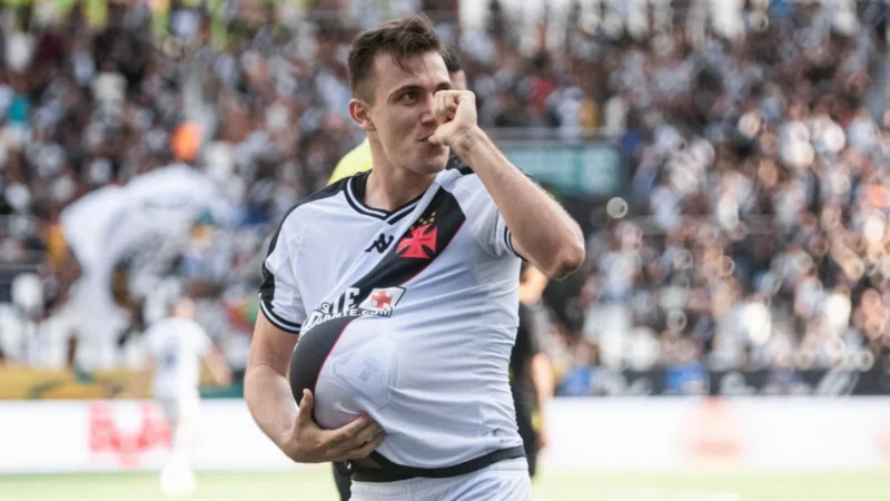 Lucas Piton renova com o Vasco até 2028