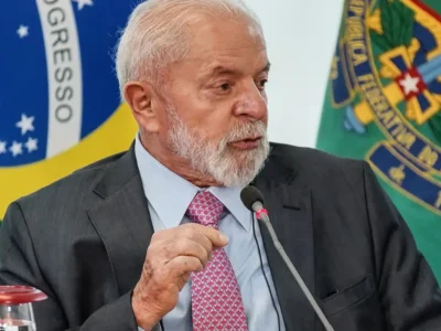 Lula lamenta morte do presidente Ebrahim Raisi
