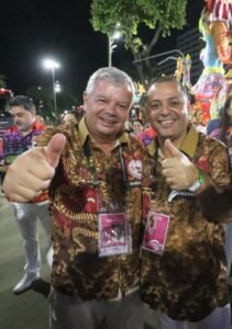Niterói: Prefeito celebra a conquista da Viradouro no Carnaval