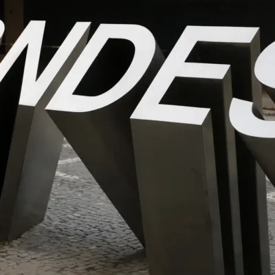 BNDES financia energia solar para abastecer refinaria na Bahia
