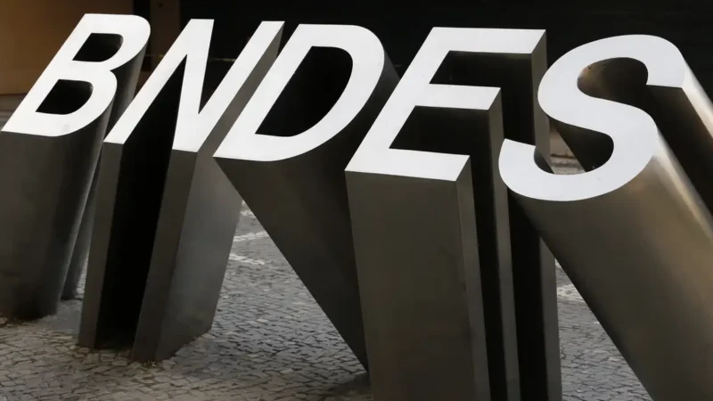 BNDES financia energia solar para abastecer refinaria na Bahia