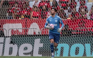 Rossi supera Diego Alves: novo recorde do Flamengo