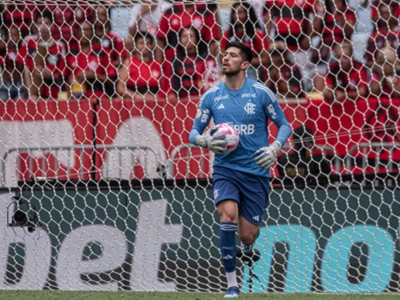 Rossi supera Diego Alves: novo recorde do Flamengo