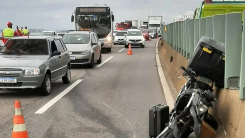 Acidente na Ponte Rio-Niterói deixa um morto
