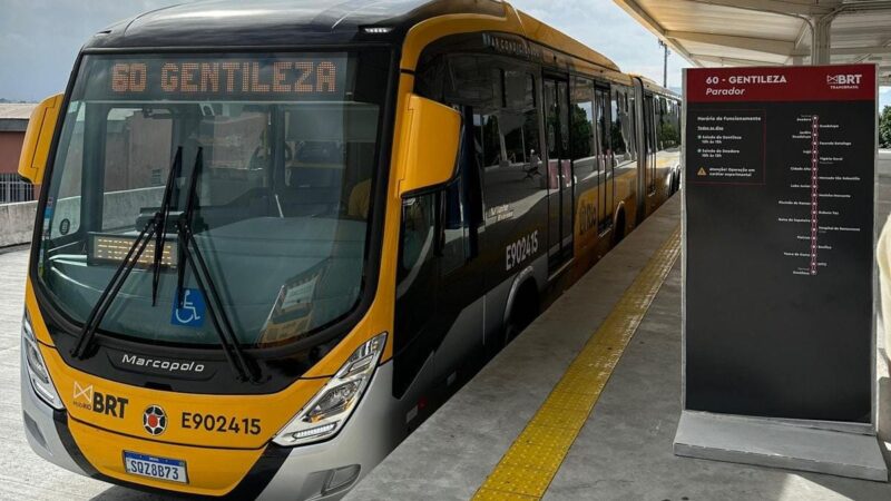 Motorista do BRT é atropelado ao tentar evitar acidente no Terminal Alvorada