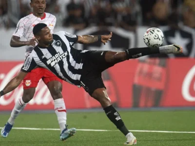 Botafogo: Júnior Santos brilha domina o Bragantino pela Libertadores