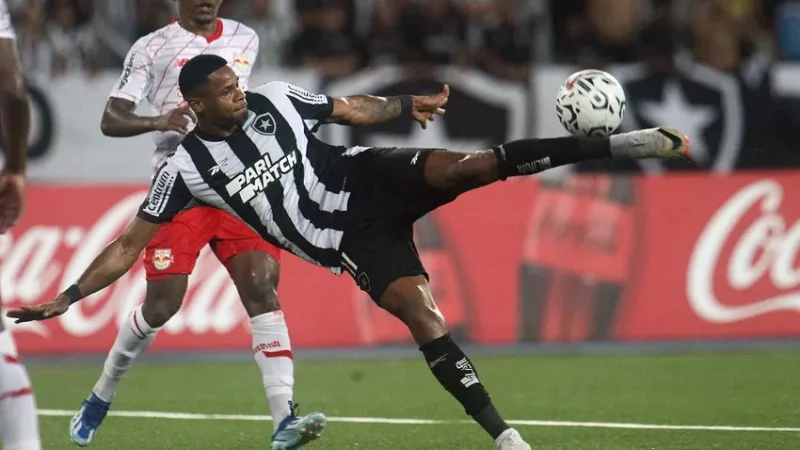 Botafogo: Júnior Santos brilha domina o Bragantino pela Libertadores