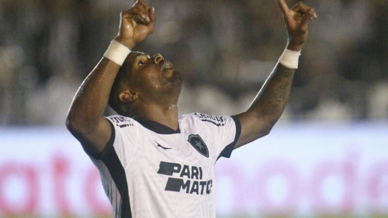 Botafogo: Júnior Santos iguala sua temporada mais artilheira da carreira