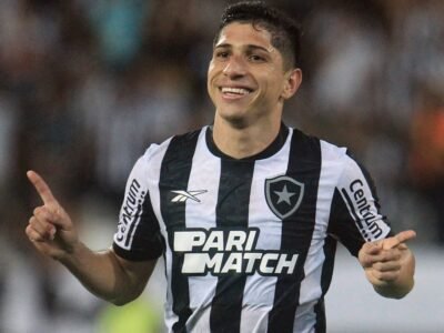 Savarino volta ao Botafogo após eliminação na Copa América