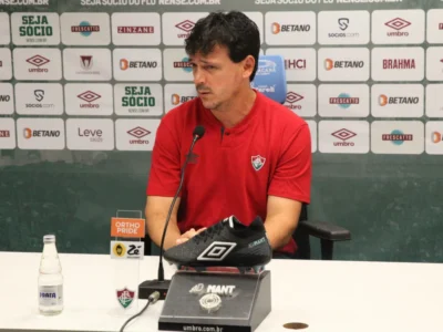 Diniz não poupa críticas ao Flu: 'Atuação vergonhosa no primeiro tempo'