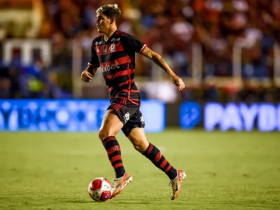 Flamengo: Tite indica Ayrton Lucas em duelo com Fluminense