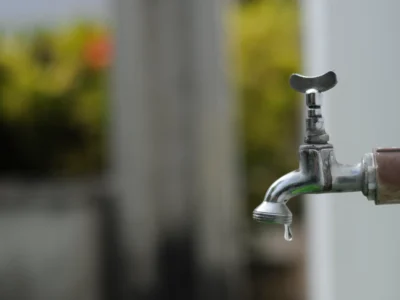 Águas de Niterói interrompe fornecimento de água em Icaraí