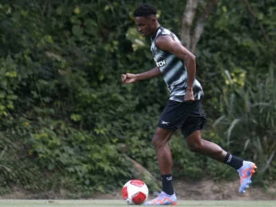 Jeffinho treina, mas desfalca Botafogo contra o Bragantino