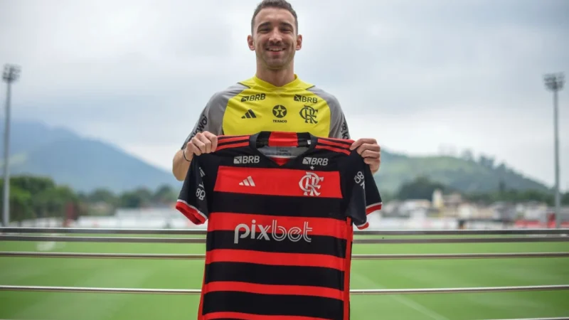 Léo Ortiz se impressiona com estrutura do Flamengo