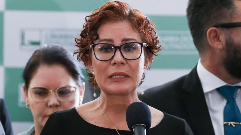PF indicia Carla Zambelli por invasão de site do CNJ