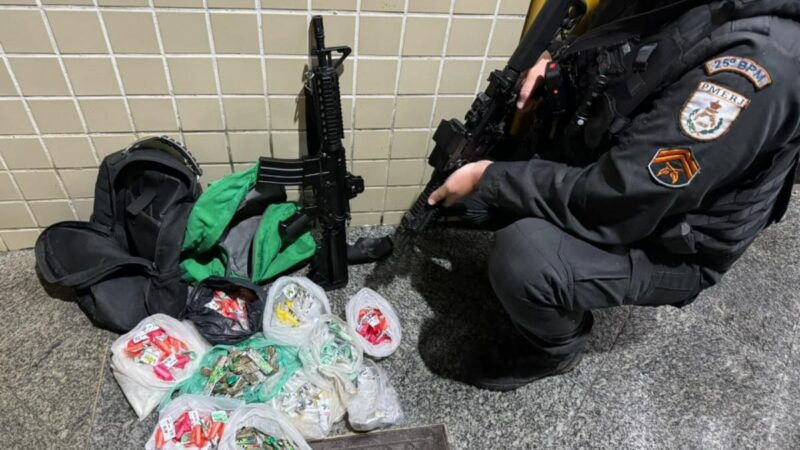 Policia apreende grandes quantidades de crack e cocaína em Araruama