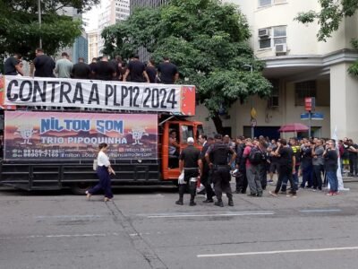Rio: Motoristas de aplicativo protestam contra projeto de lei