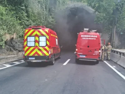 Rio: Trânsito parado no Túnel Zuzu Angel após incêndio em carro