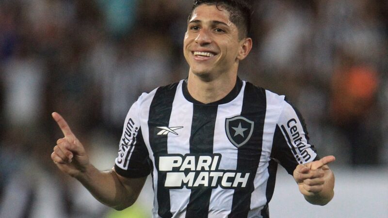 Savarino chega a marca de 100 gols pelo Botafogo