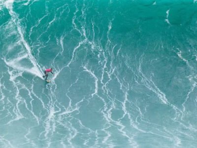 Surfista brasileiro conquista o "Gigantes de Nazaré" em Portugal