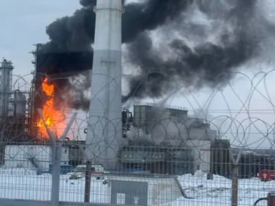 Ucrânia ataca refinarias de petróleo na Rússia com drones