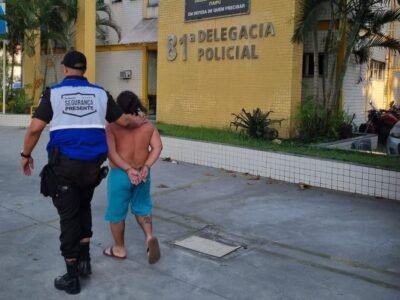 Covardia: homem bêbado espanca esposa na frente da filha na Região Oceânica