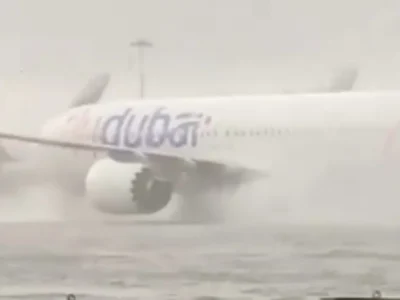 Aeroporto de Dubai é inundado e voos são cancelados - Vídeo