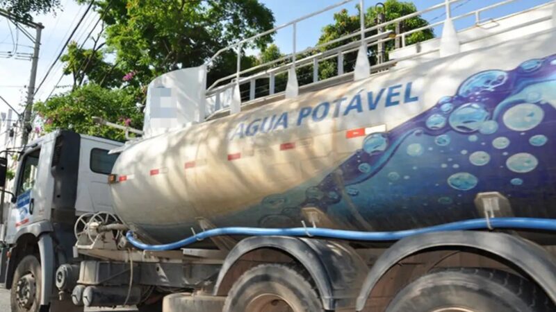 Águas do Rio aciona balsas-tanque e caminhões-pipa em SG, Itaboraí, Maricá e Paquetá