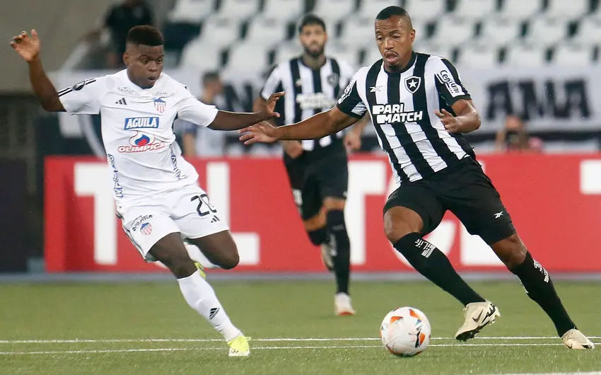 Botafogo perde para o Junior Barranquilla e estreia mal na Libertadores