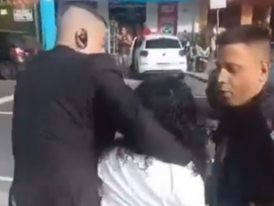 Câmera flagra mulher furtando celular em shopping no Rio - Vídeo