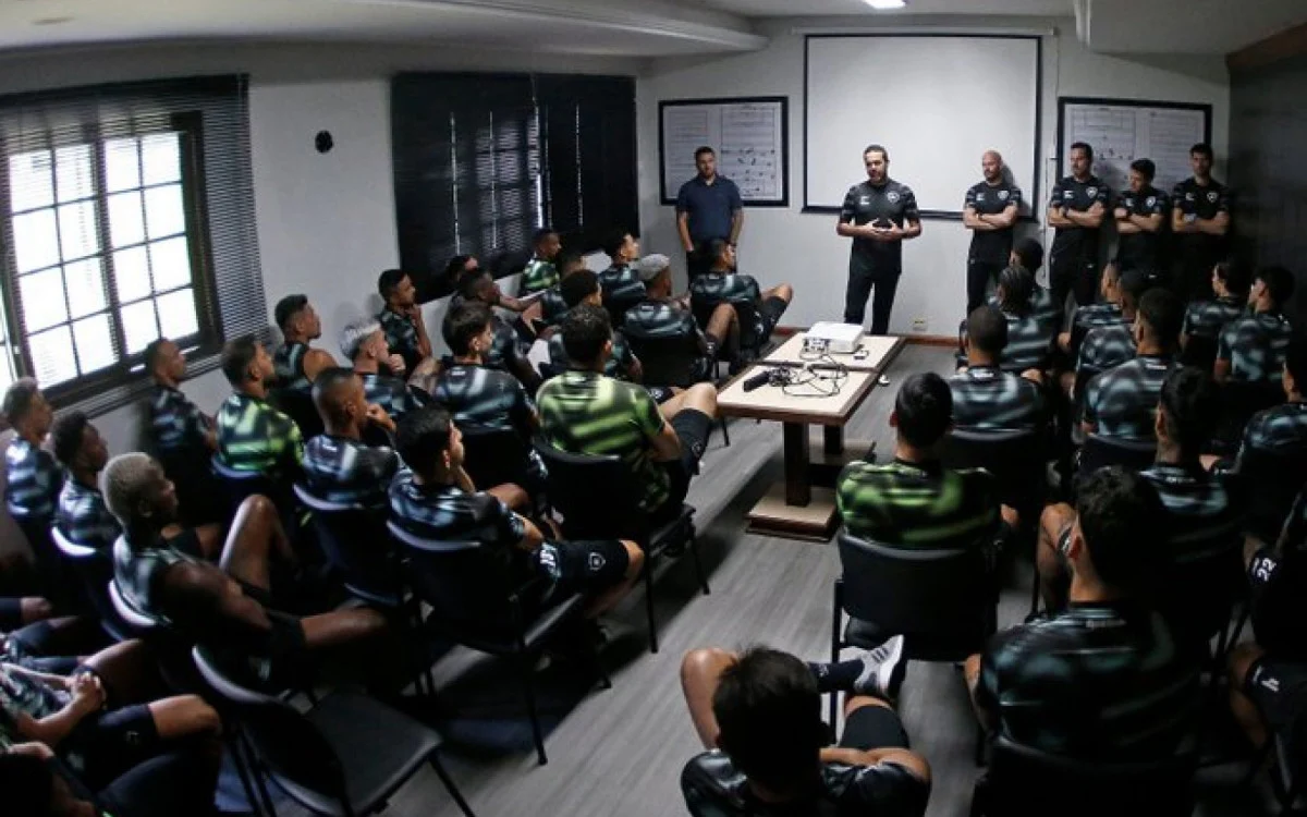Com nova comissão técnica, SAF do Botafogo 'vira a página'