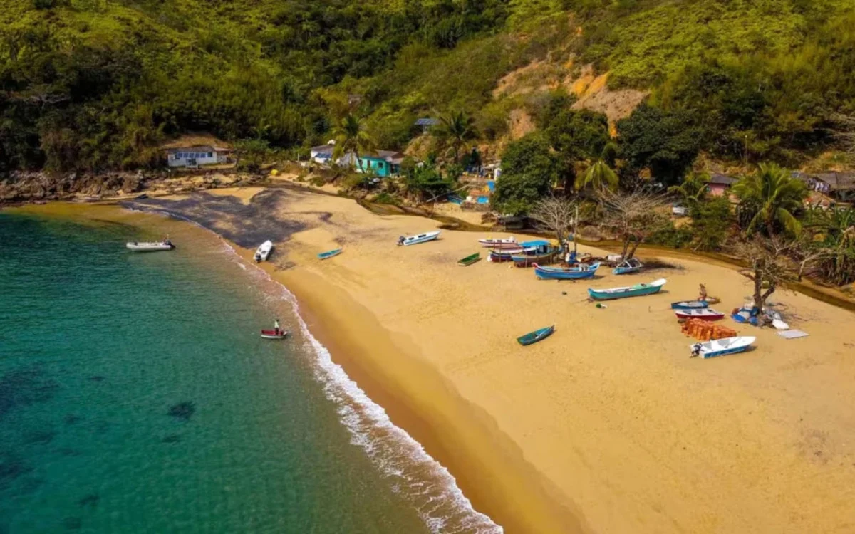 Corpos de desaparecidos são achados em Ilhabela
