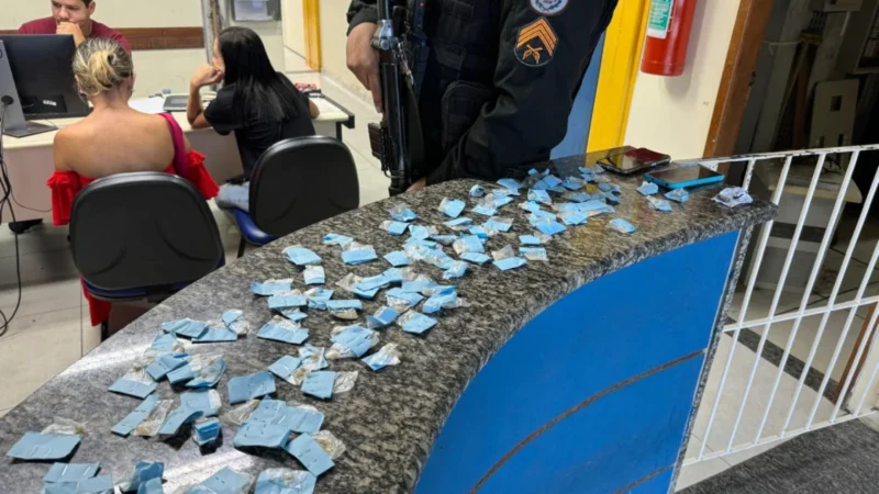 Dupla é detida com grande quantidade de drogas em Macaé